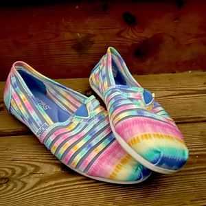 BOBs - tie dye slip on’s.